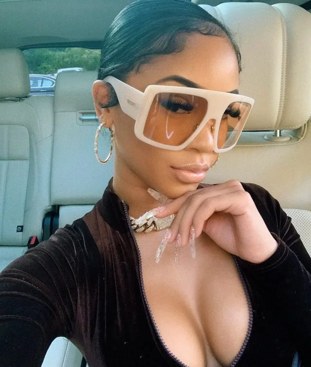 Being More Approachable – How To Weaponize Your Femininity