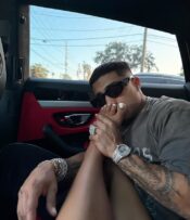 a man spoiling a woman on a date high-value